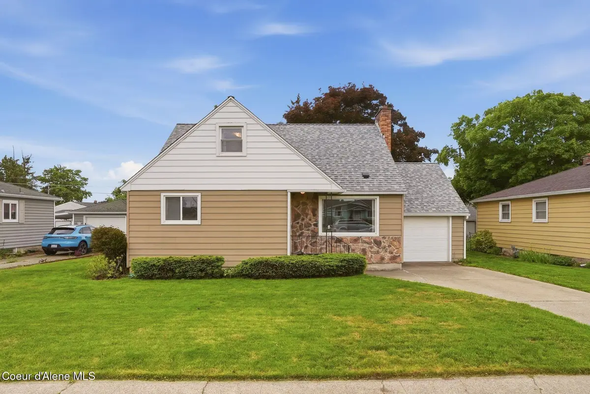 624 E Courtland Ave, Spokane, WA 99207 - #1