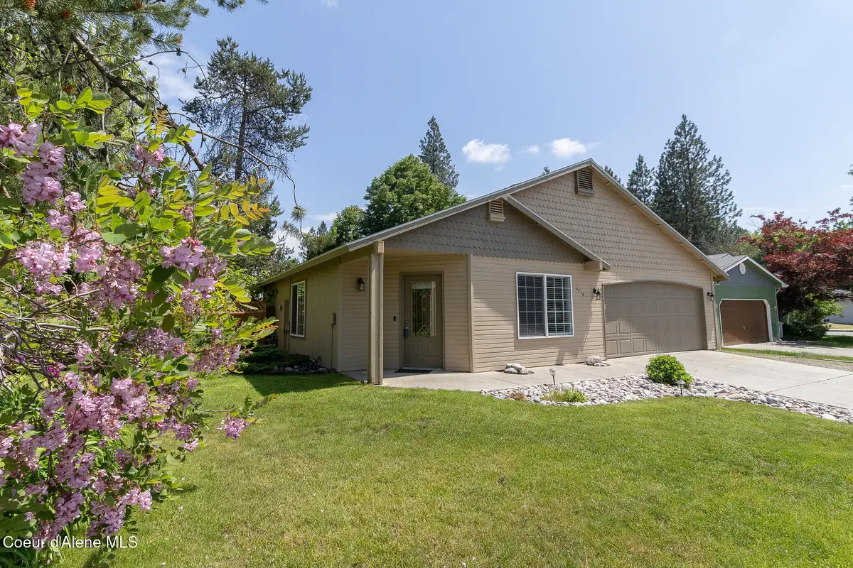 3216 N 13th ST, Coeur Dalene, ID 83815 - #1