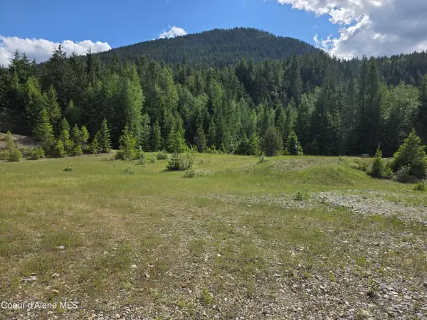 5784 River RD, Clark Fork, ID 83811