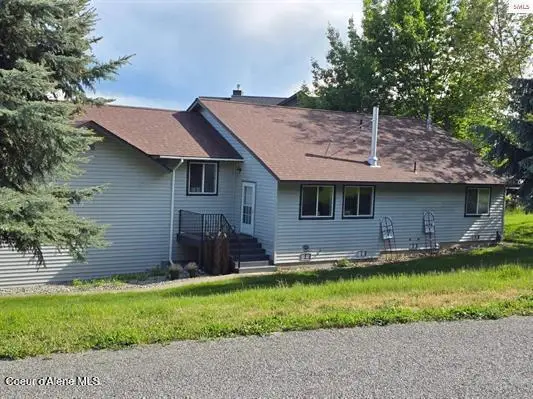 6894 Wild Rose LN, Bonners Ferry, ID 83805