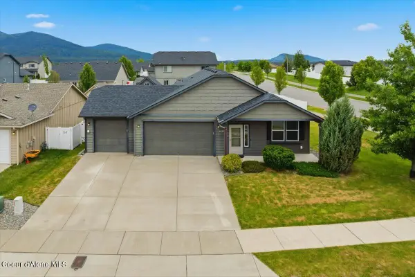 6025 W Trestle St, Rathdrum, ID 83858