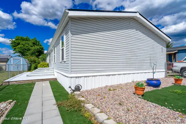 2037 W Yorkshire AVE, Coeur d'Alene, ID 83815
