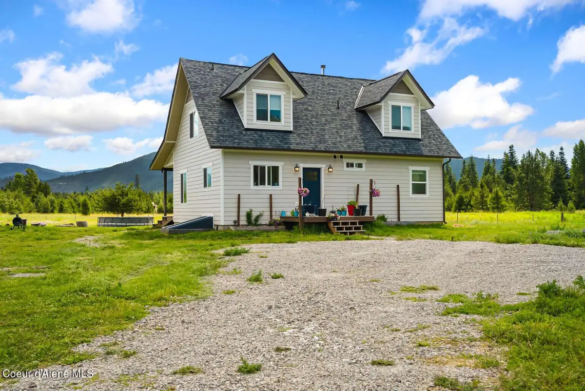 2301 Mc Arthur Lake Rd, Naples, ID 83847 - #1