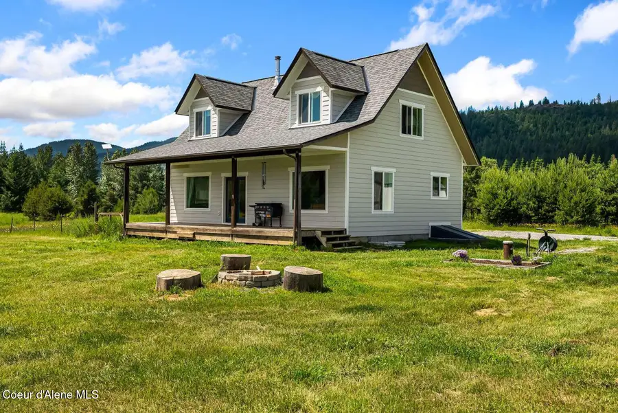 2301 Mc Arthur Lake Rd, Naples, ID 83847 - #2