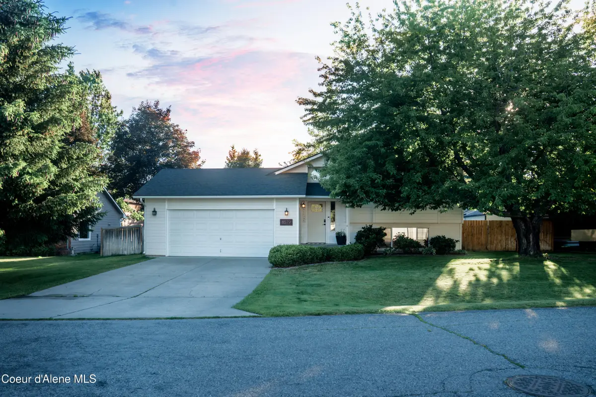 8579 N Cloverleaf DR, Hayden, ID 83835 - #1