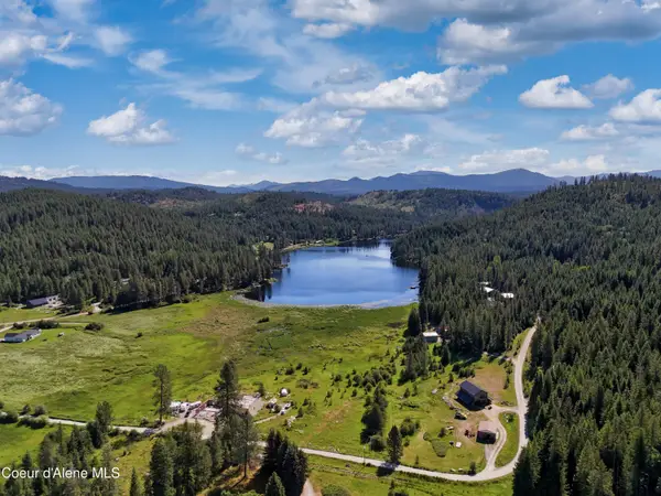 447 S Beaver Lake RD, Athol, ID 83801