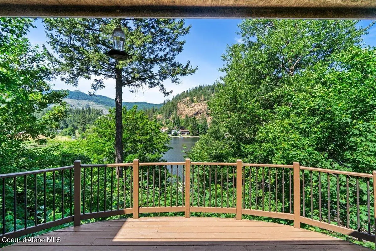 20535 N Pinehurst St, Rathdrum, ID 83858 - #1