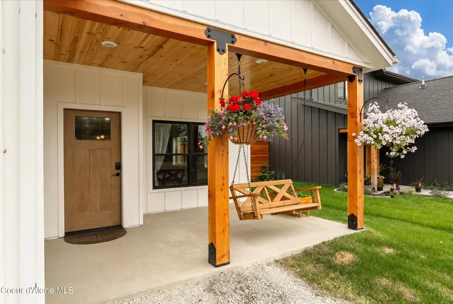 6806 Selkirk St, Bonners Ferry, ID 83805 - #2