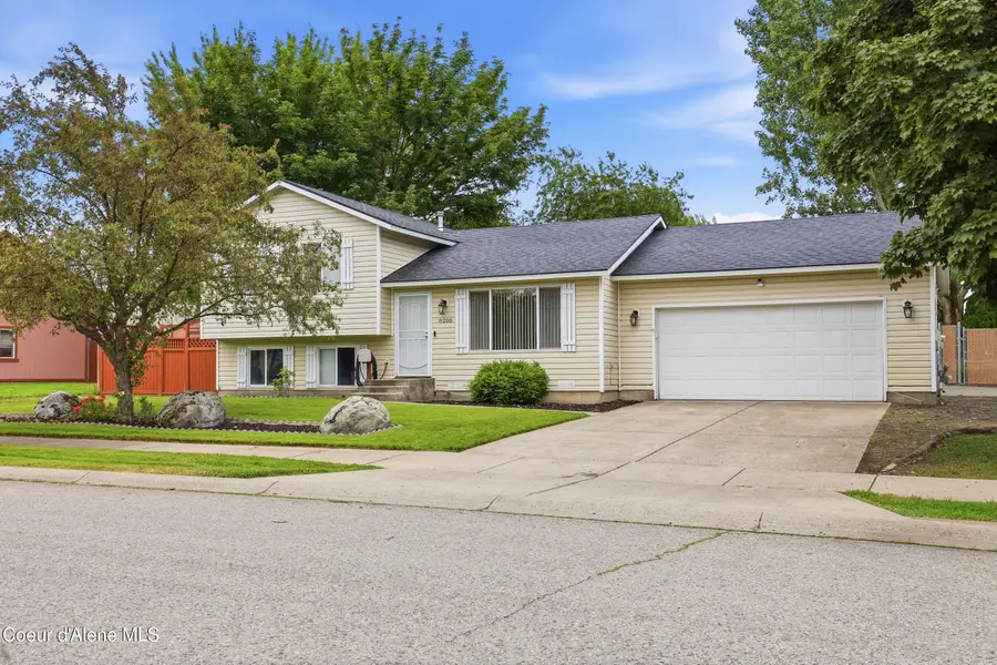 8208 W Arizona St, Rathdrum, ID 83858 - #2
