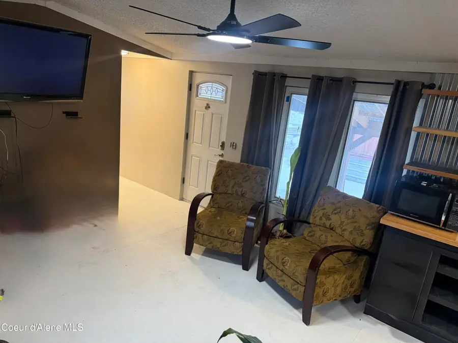 11776 N Hauser Lake RD #SPC 6, Hauser, ID 83854 - #2