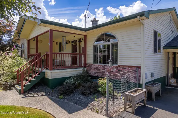 505 Coeur D Alene AVE, Pinehurst, ID 83850