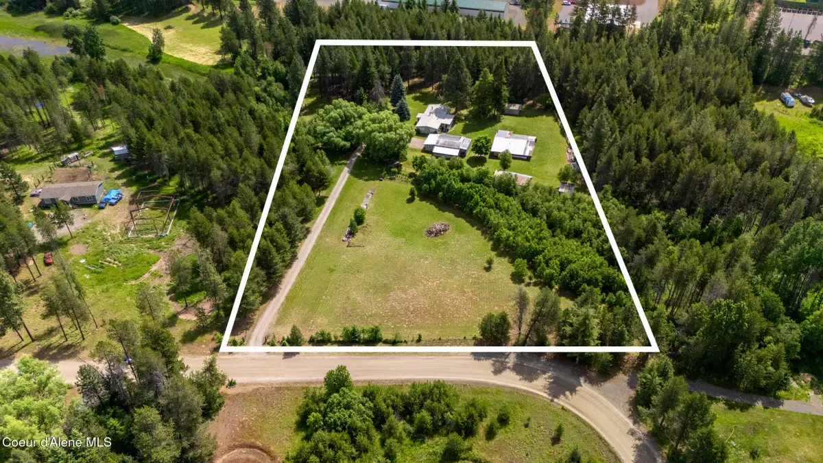 443 Herrmann Lake Rd, Sagle, ID 83860 - #1