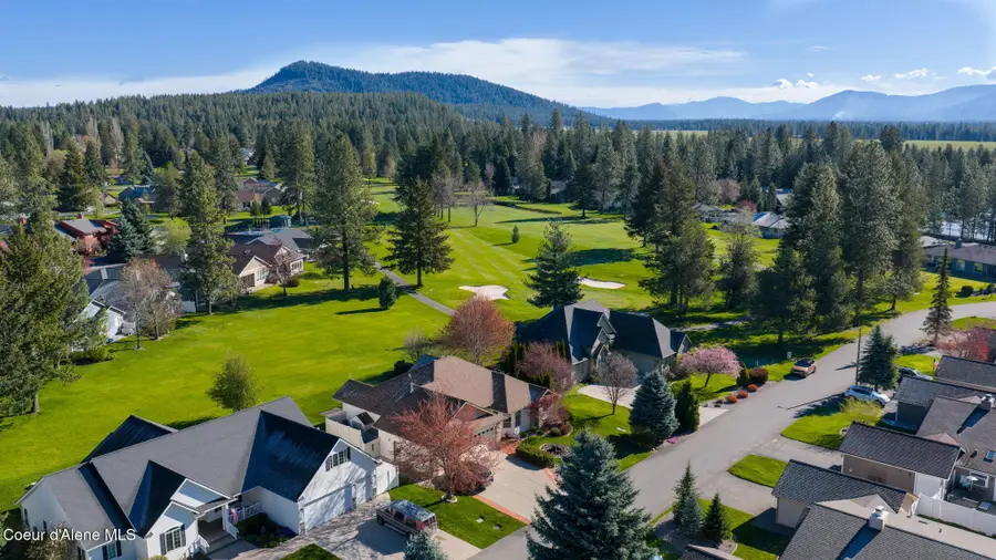 5247 W Broken Tee RD, Rathdrum, ID 83858 - #3