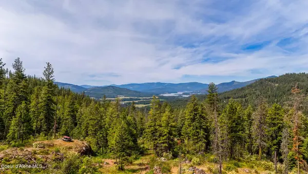 911 Otts Rd, Sagle, ID 83860
