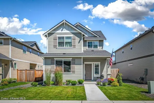 319 E Sandmyrtle Ave, Hayden, ID 83835