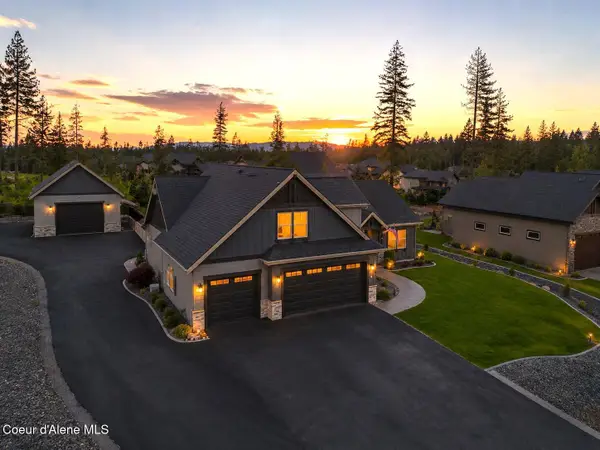 11633 N Spiraea LN, Hayden, ID 83835
