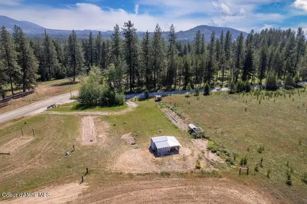 30 Sawbuck RD, Spirit Lake, ID 83869