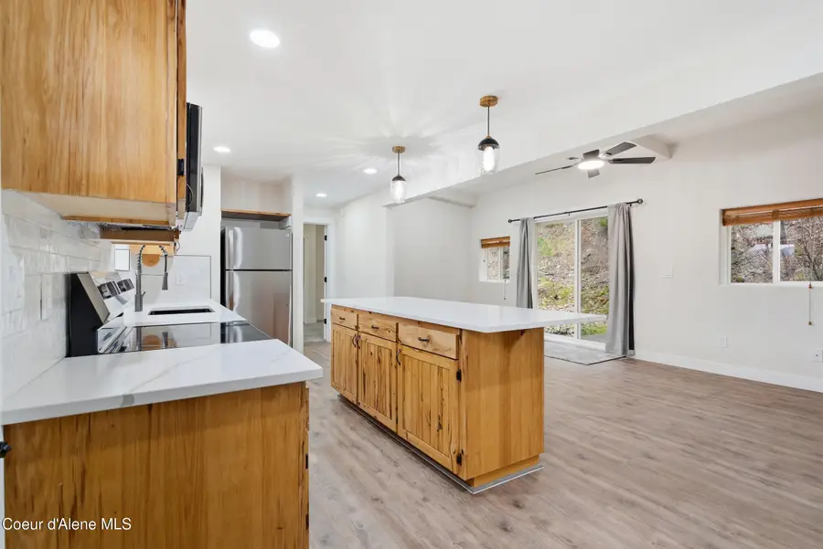 43143 Riverview DR #APT 8, Kingston, ID 83839 - #3