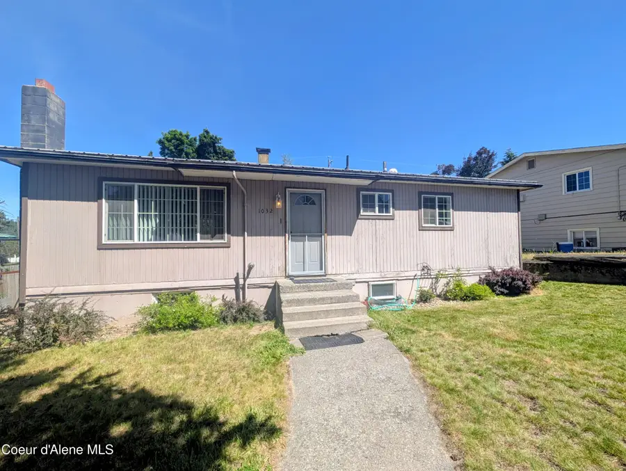1032 S 3rd ST, Saint Maries, ID 83861 - #2