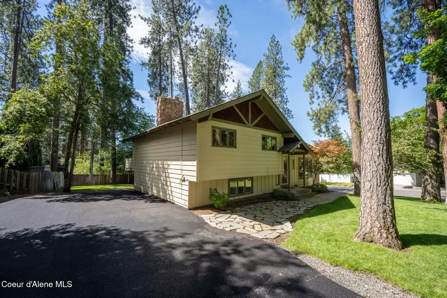 2886 E Harrison Ave, Coeur Dalene, ID 83814 - #3