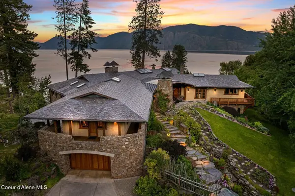 552 Loch Haven, Sagle, ID 83860
