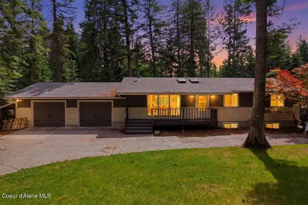 12822 N Avondale LOOP, Hayden, ID 83835
