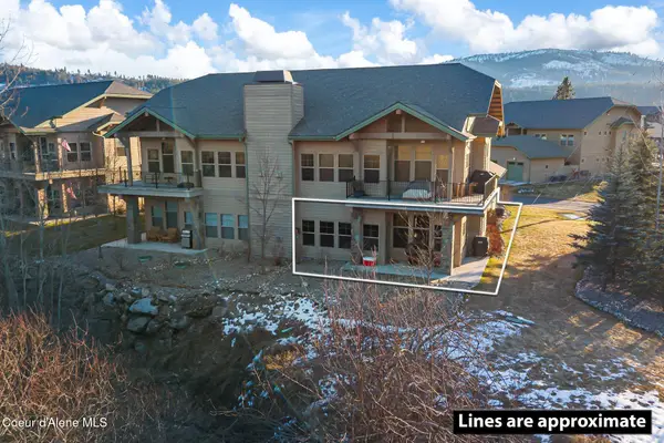 512 Guthrie PL #UNIT 702, Dover, ID 83825