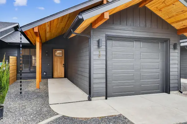 45 Rebecca LN, Nordman, ID 83848