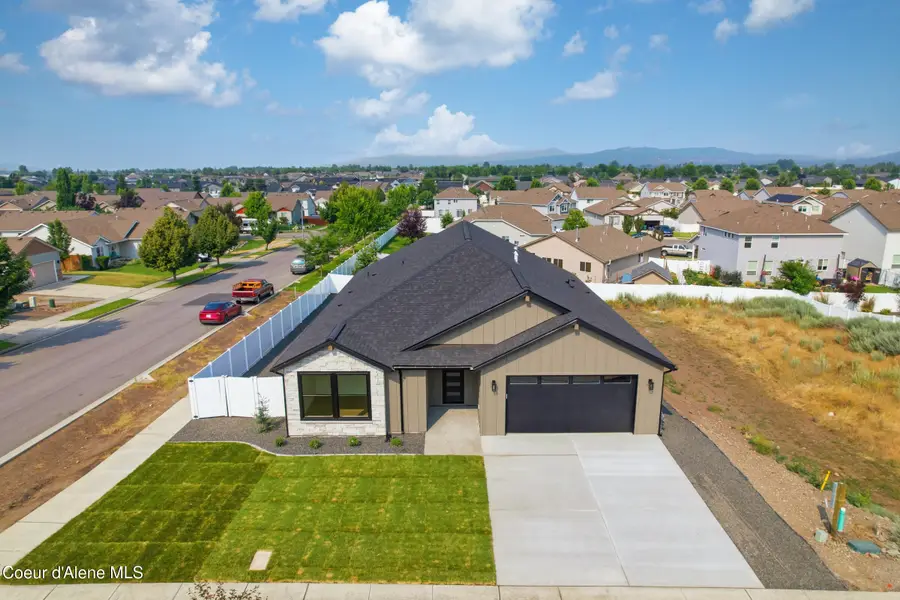 3223 N Van Winkle ST, Post Falls, ID 83854 - #3