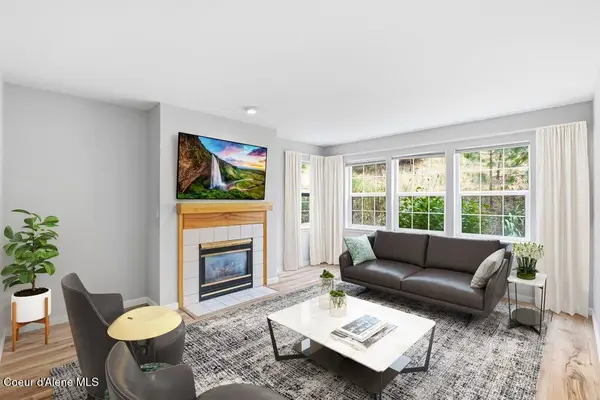 8352 N Village DR #APT 1, Hayden, ID 83835