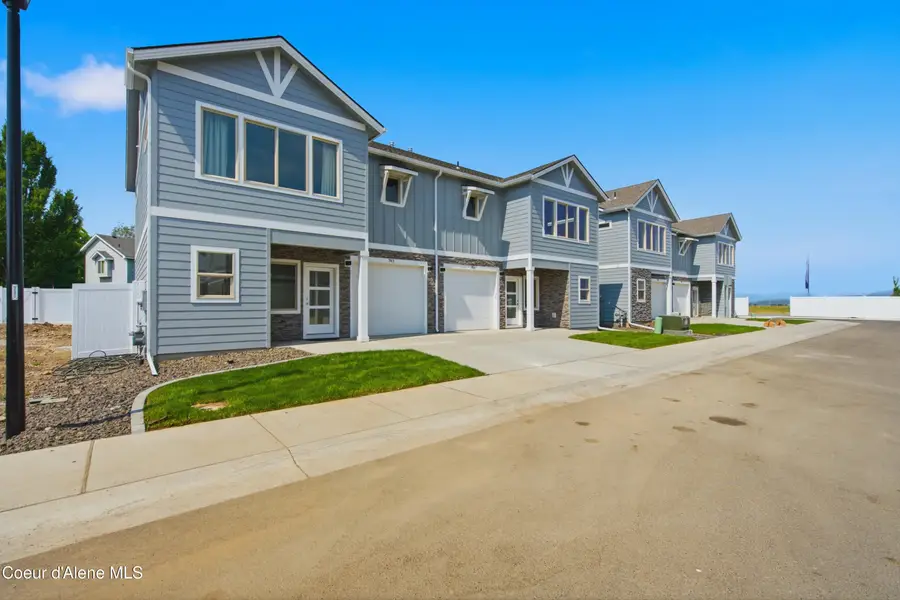 743 N Galbraith Lp, Post Falls, ID 83854 - #3