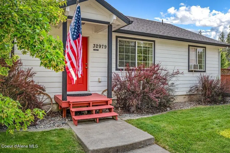 32979 N 8th AVE, Spirit Lake, ID 83869 - #3