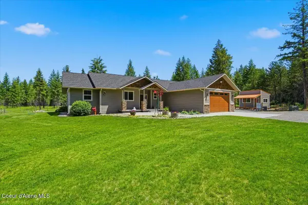 517 Songbird WAY, Spirit Lake, ID 83869