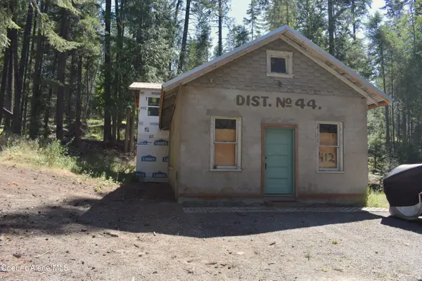 412 Schneiders Rd, Sagle, ID 83860