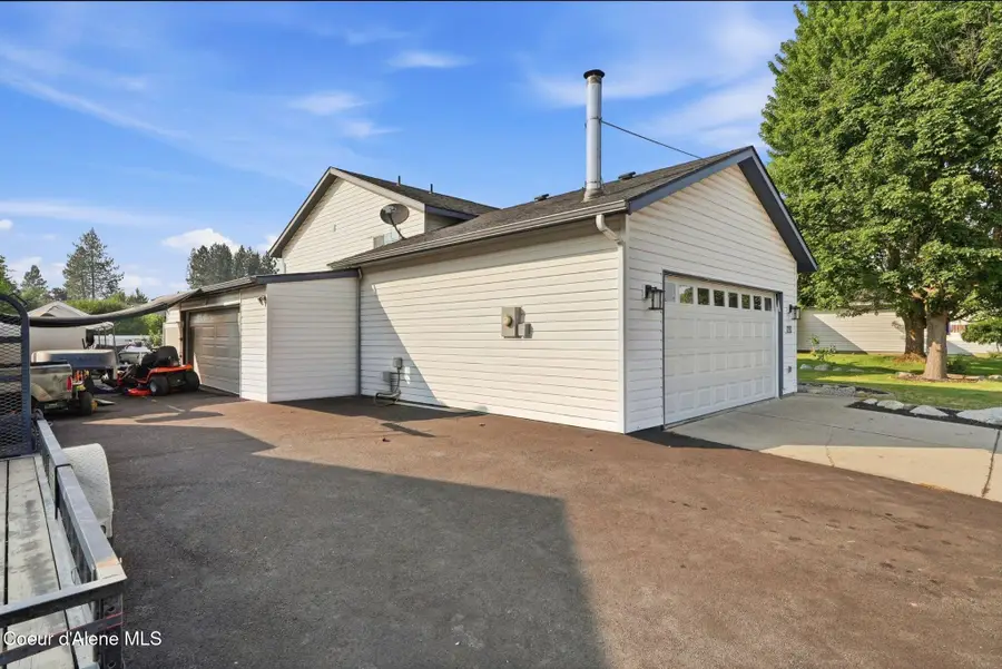 6619 W Silverado St, Rathdrum, ID 83858 - #3