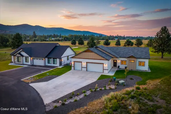 40 Bunker LN, Blanchard, ID 83804