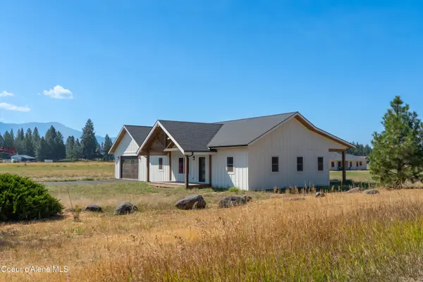 24 Beulah Pl, Moyie Springs, ID 83845