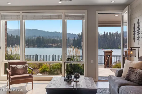 415 W WATERSIDE DR #APT 104, Post Falls, ID 83854