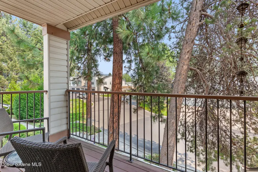 415 E Knotty Pine LN #APT 4, Coeur Dalene, ID 83815 - #2