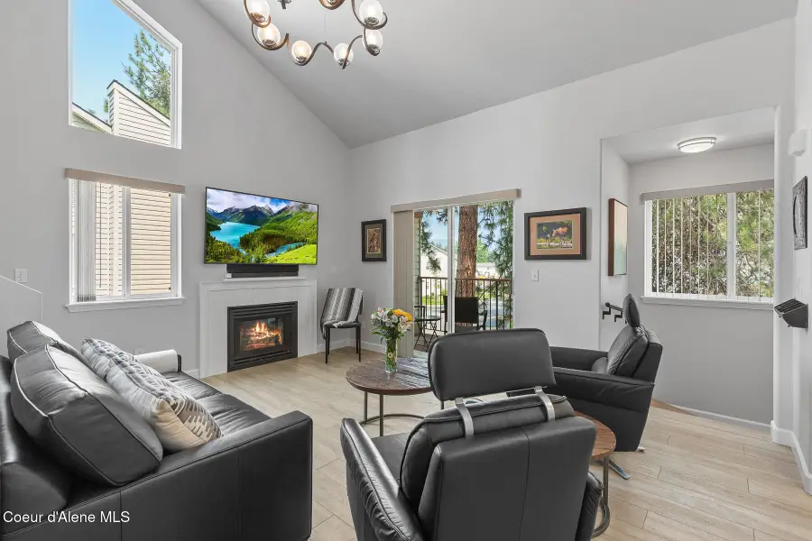415 E Knotty Pine LN #APT 4, Coeur Dalene, ID 83815 - #3