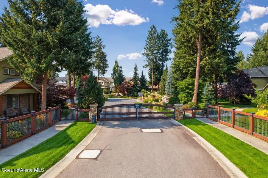 1036 W Grove WAY, Coeur D Alene, ID 83815 - #2