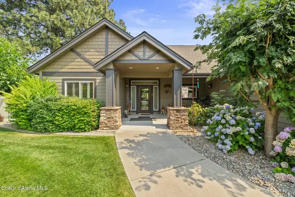 10986 N Rocking R Rd, Hayden, ID 83835