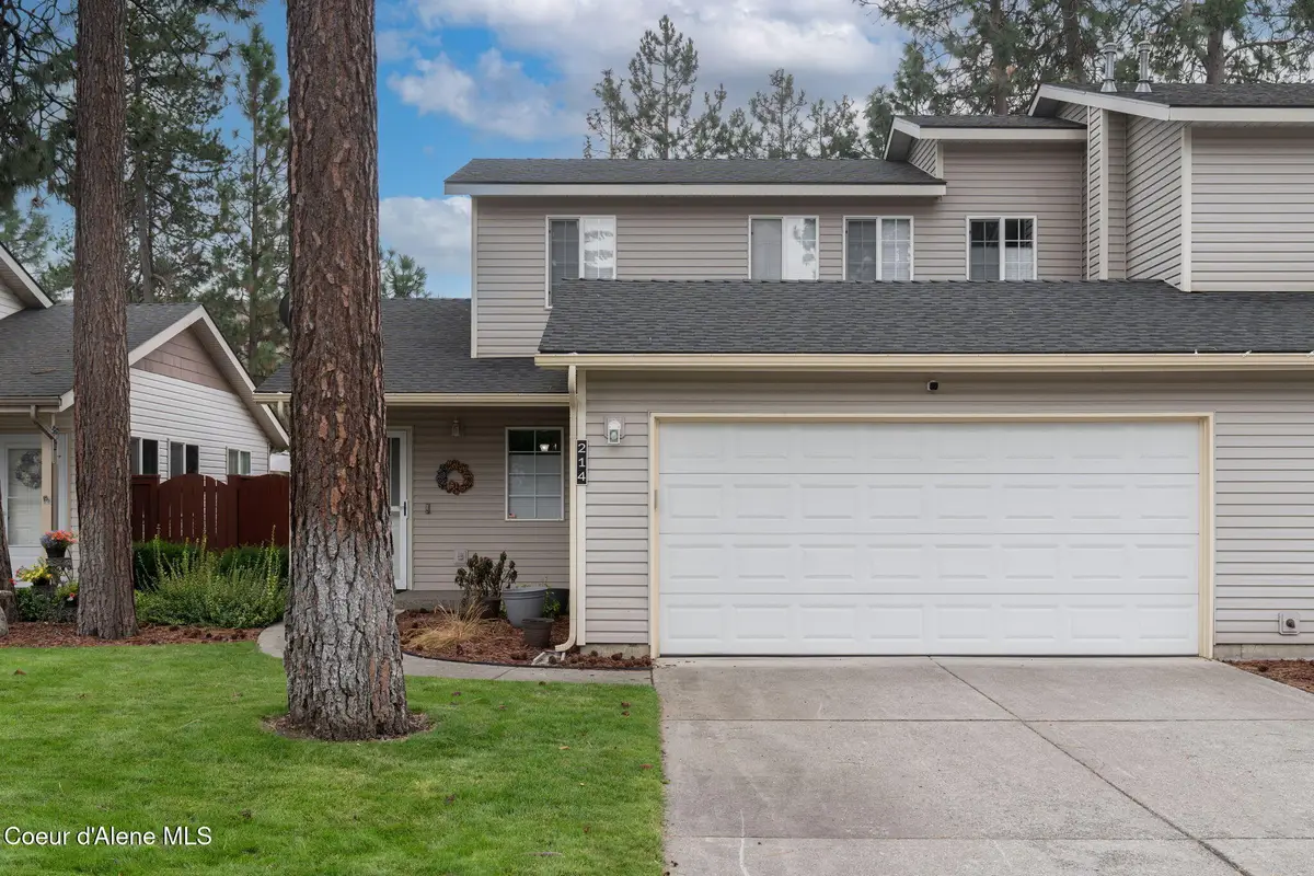 214 E Knotty Pine Ln, Coeur Dalene, ID 83815 - #1
