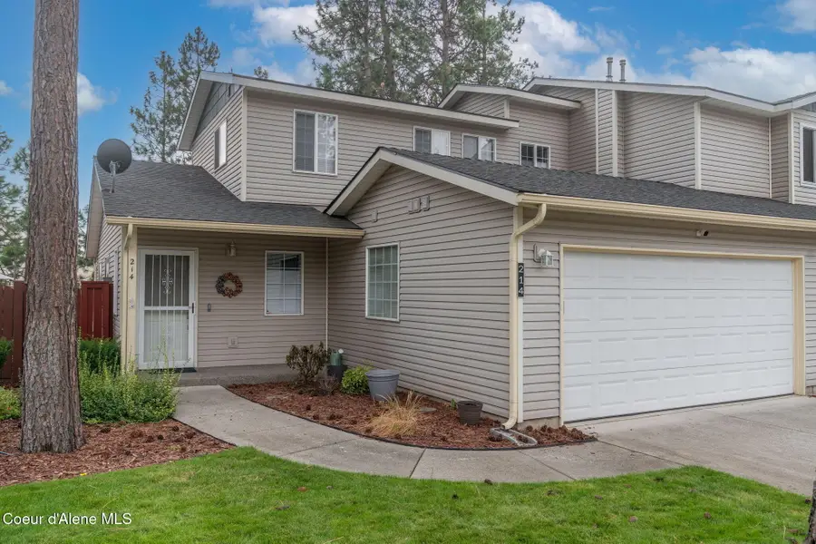 214 E Knotty Pine Ln, Coeur Dalene, ID 83815 - #2