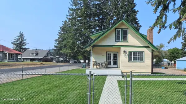 32329 N 6TH AVE, Spirit Lake, ID 83869