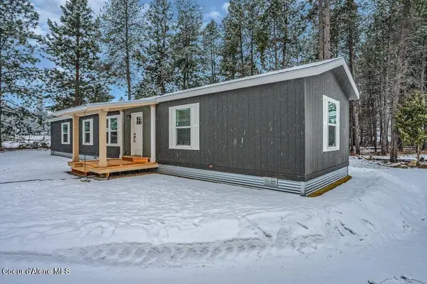 235 Davis Rd, Sagle, ID 83860