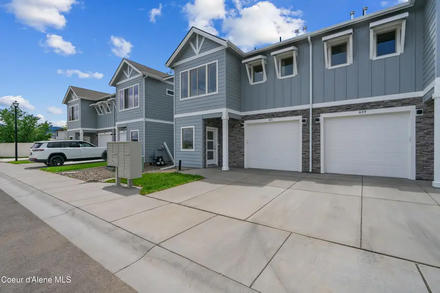 665 N Galbraith Lp, Post Falls, ID 83854 - #2