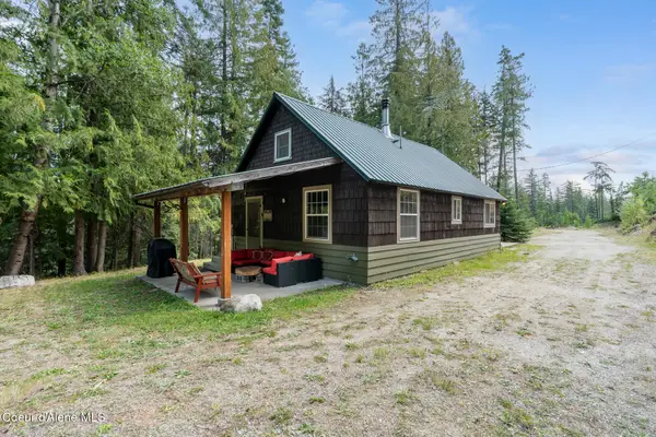 3713 Reeder Bay Rd, Nordman, ID 83848