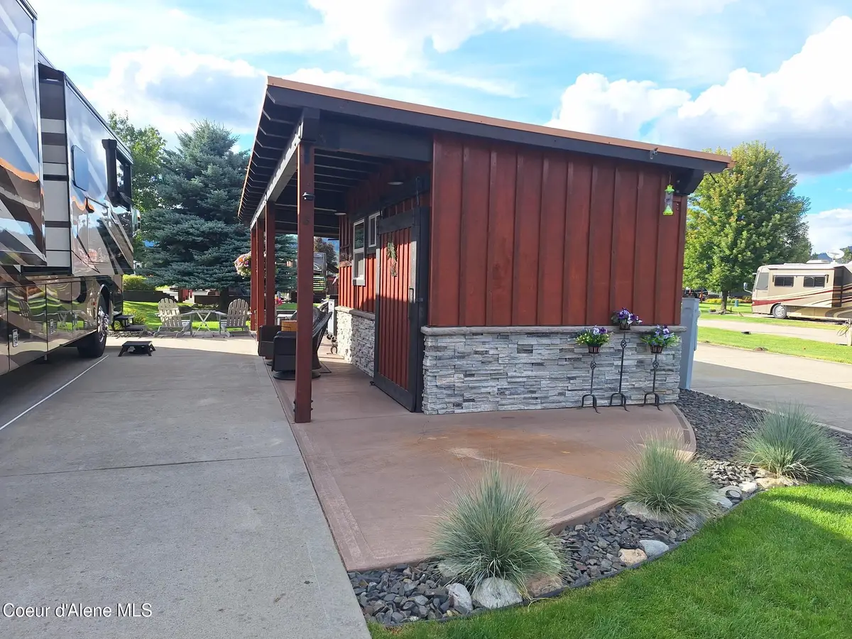 8 Bogie Ln, Blanchard, ID 83804 - #1