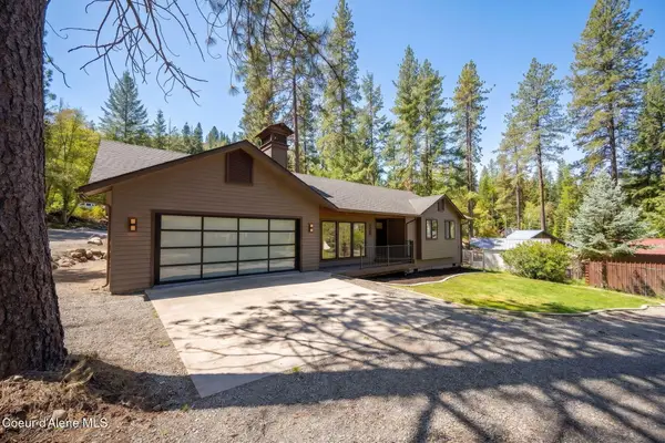 8682 N Clarkview PL, Hayden, ID 83835